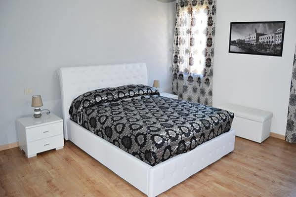 Suite In Venice Ai Carmini Экстерьер фото